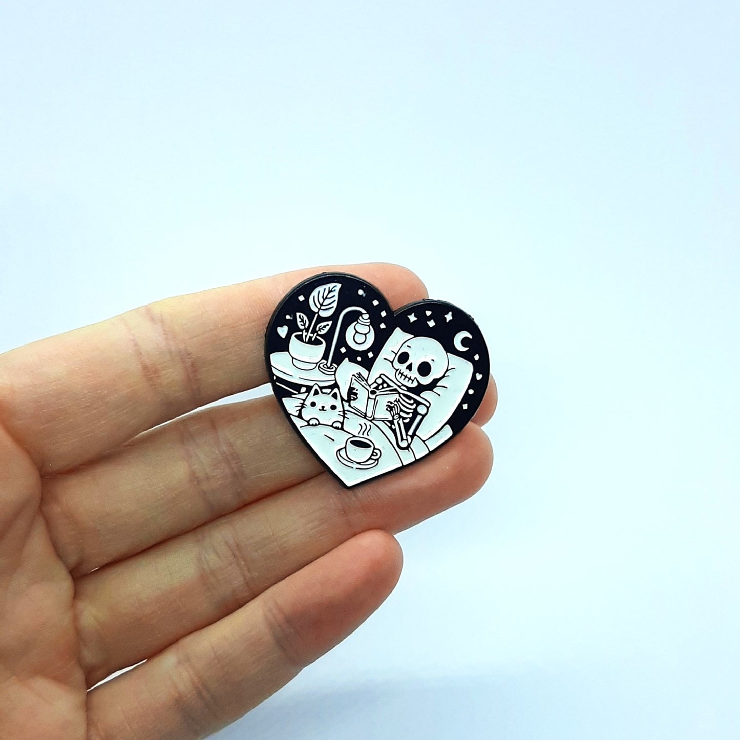 SKULLY READING Pin